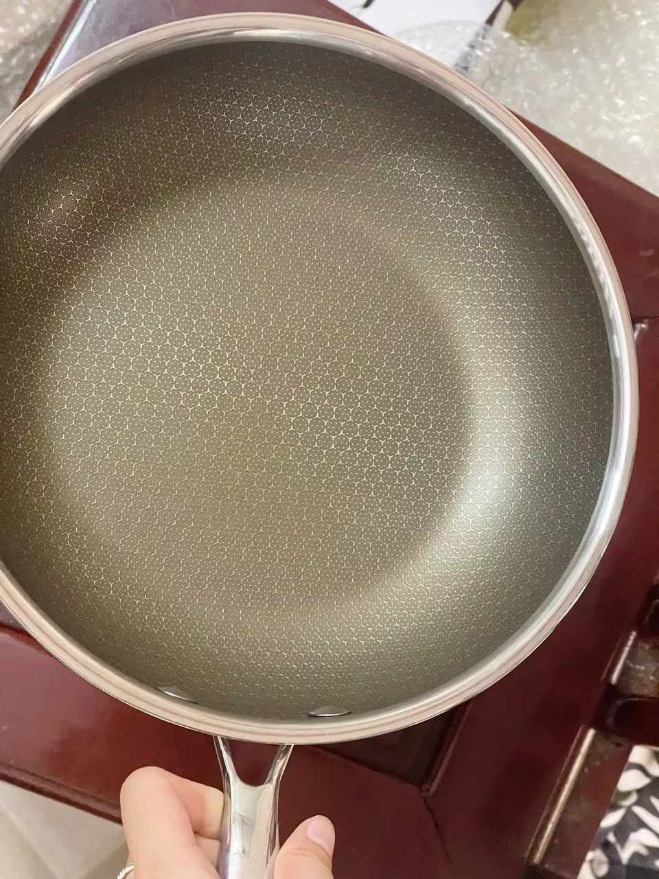 Chảo chống dính titanium có tốt không