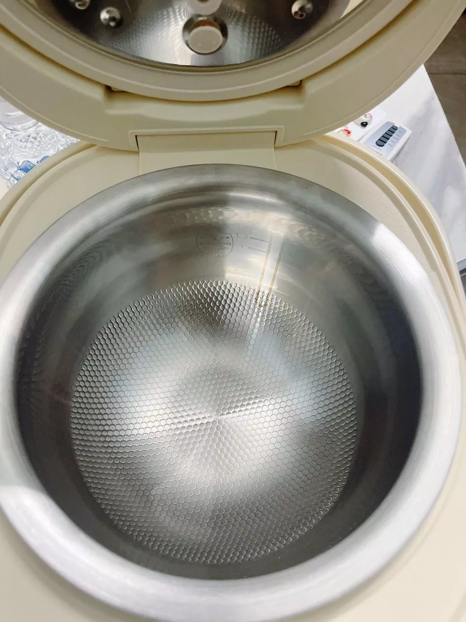 lòng nồi cơm điện inox vân lục giác