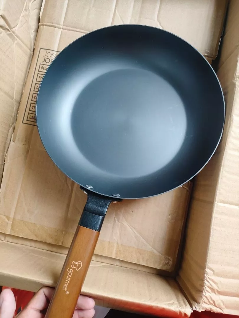 chảo thép carbon có tốt không